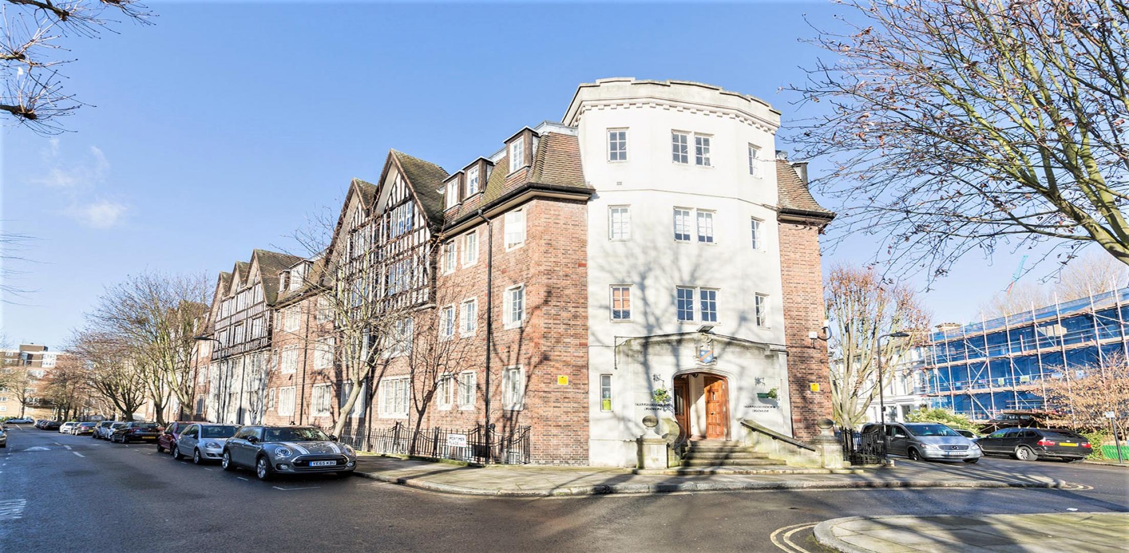 			HEATING and HOT WATER INCLUDED, 1 Bedroom, 1 bath, 1 reception Flat			 Mortimer Crescent, MAIDA VALE/ST JOHNS WOOD